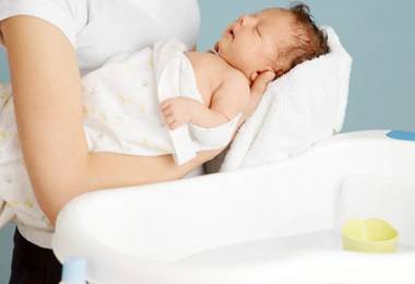 Mẹ nên chọn sữa tắm gội giúp kháng khuẩn vượt trội cho làn da bé cưng